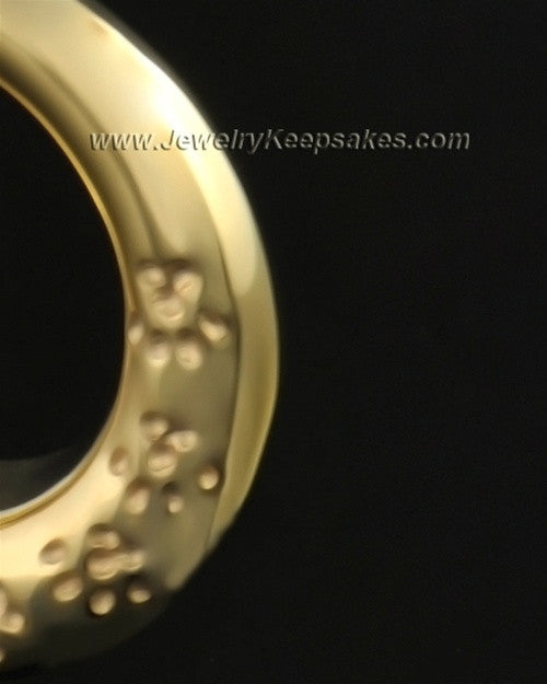 14k Gold Playful Round Pendant