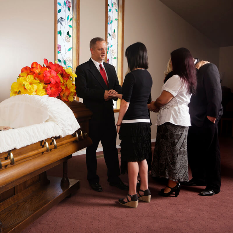 Tips on proper etiquette at a wake and a funeral